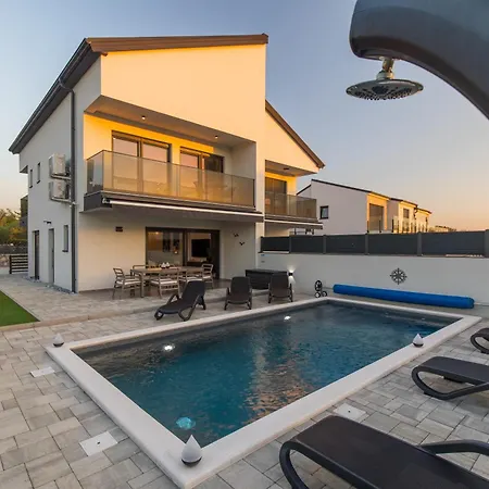 Ferienhaus Jaris Villa