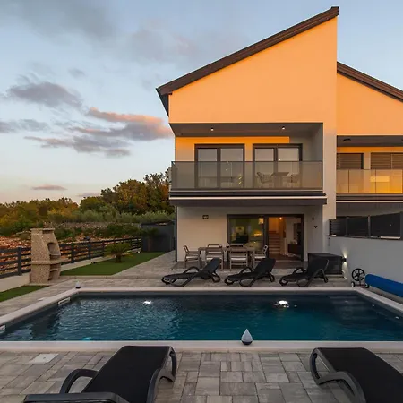 Ferienhaus Jaris *